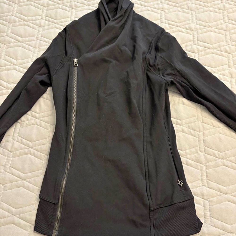 Chic Black Asymmetrical Lululemon